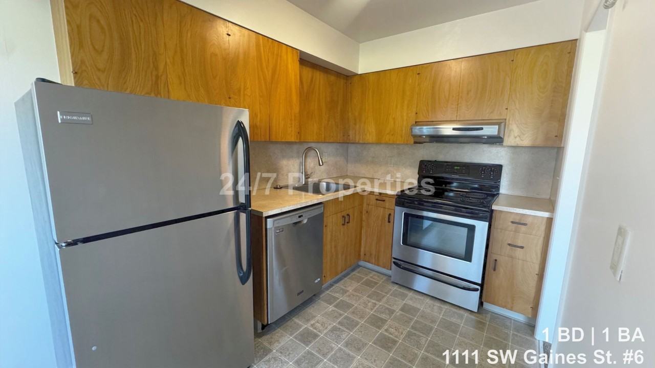 1111 Sw Gaines St #06 - Photo 4 of 10