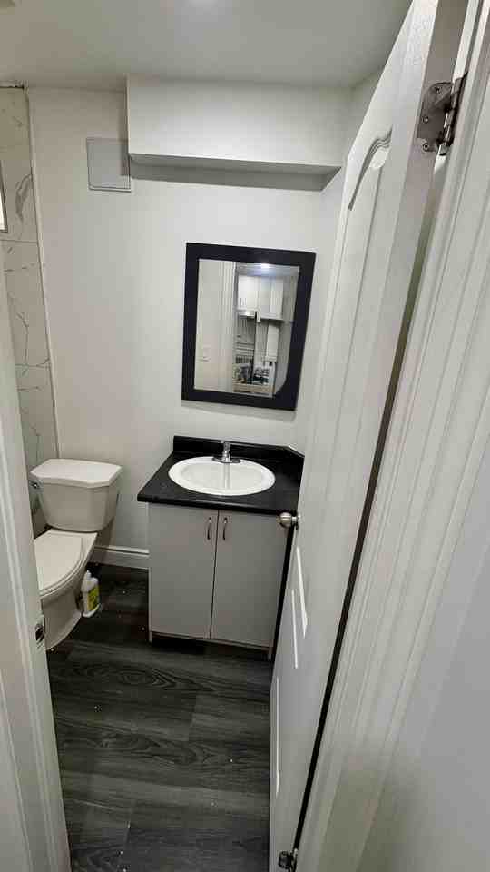 36 McLaughlin Road North - Photo 6 of 21
