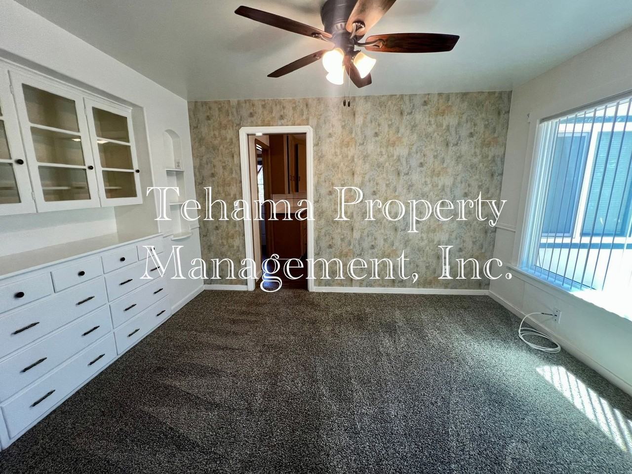 13650 Saint Marys Ave - Photo 4 of 17