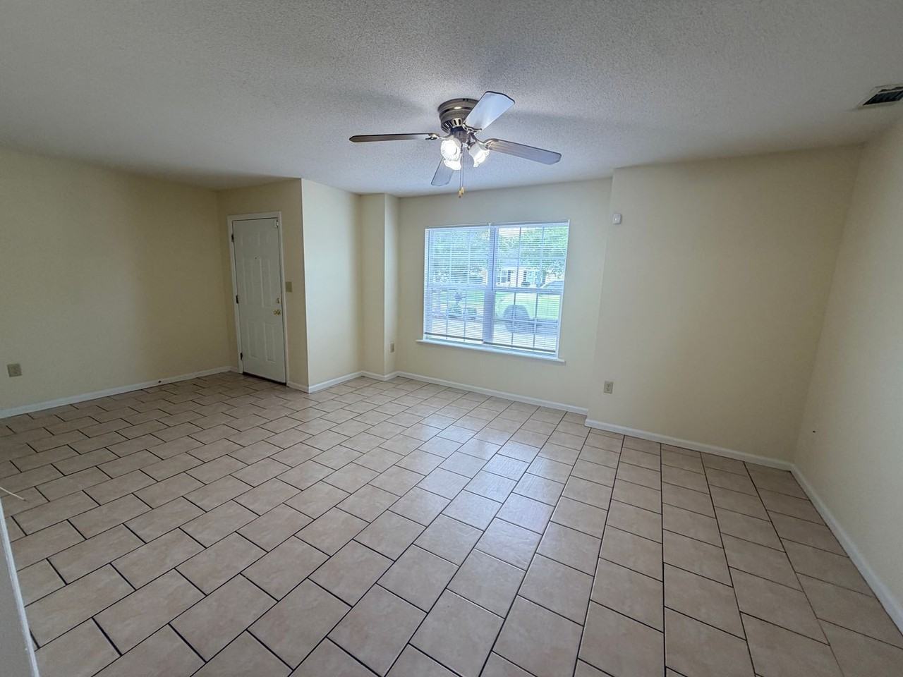 2209 Chattooga Dr Apt A - Photo 3 of 23