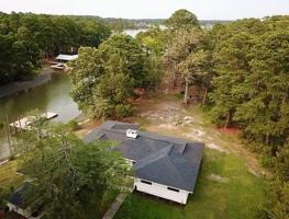 featured image of 305 Ship Point Rd