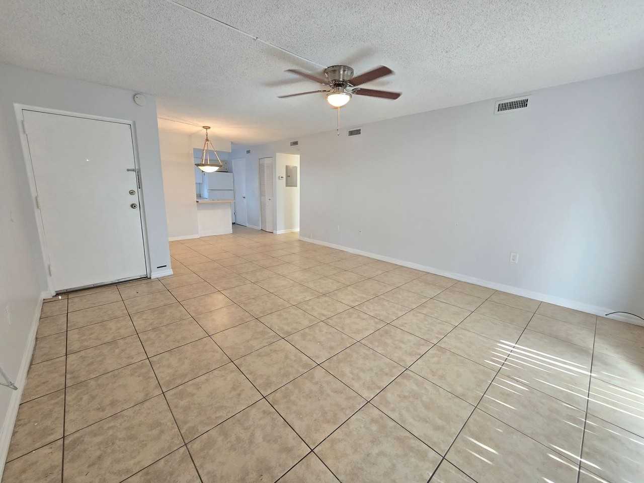 2740 Hidden Lake Blvd #A - Photo 4 of 12
