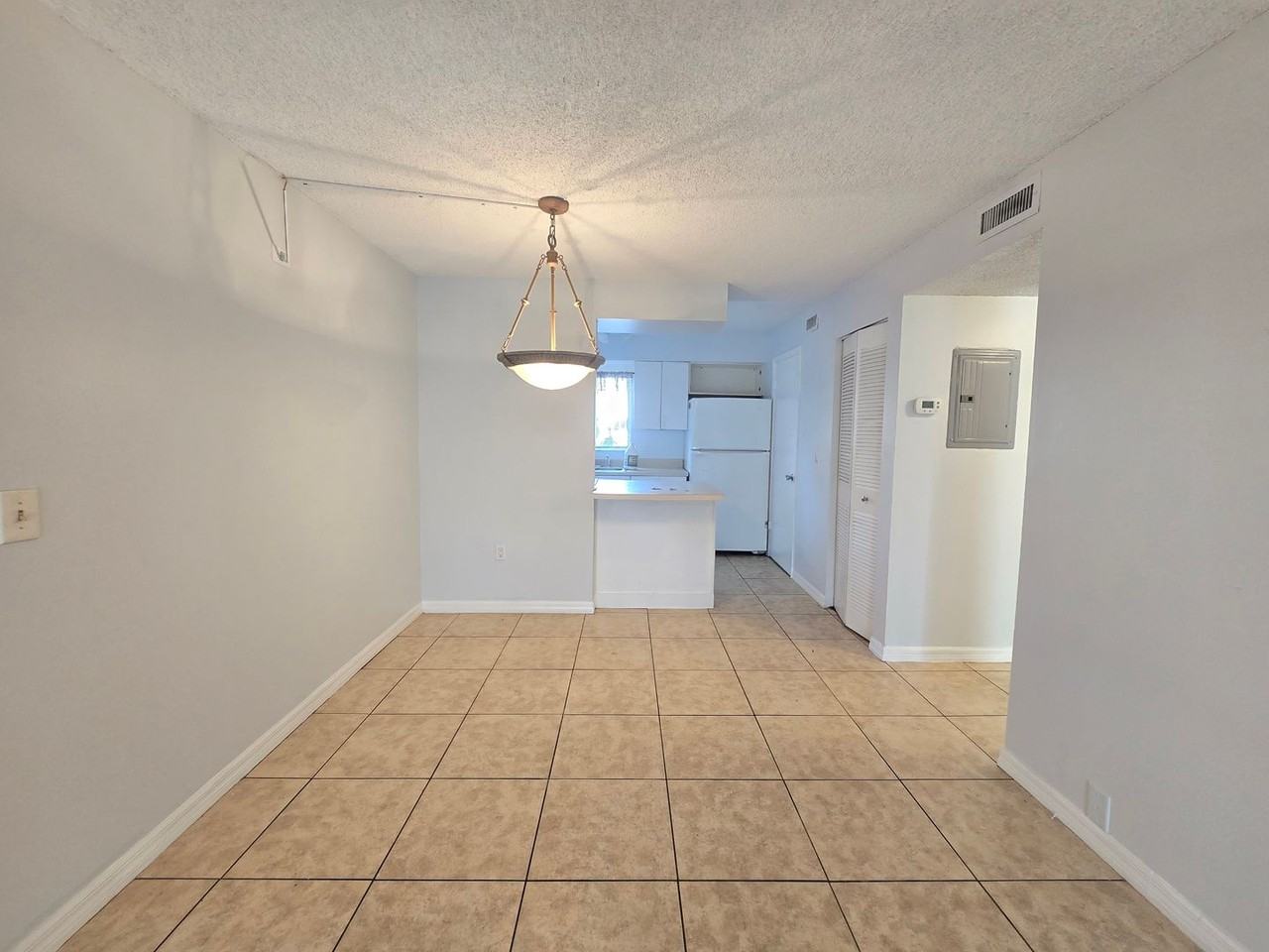 2740 Hidden Lake Blvd #A - Photo 5 of 12