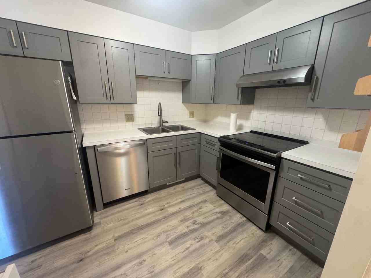 957 Roxwood Ln #C - Photo 4 of 14
