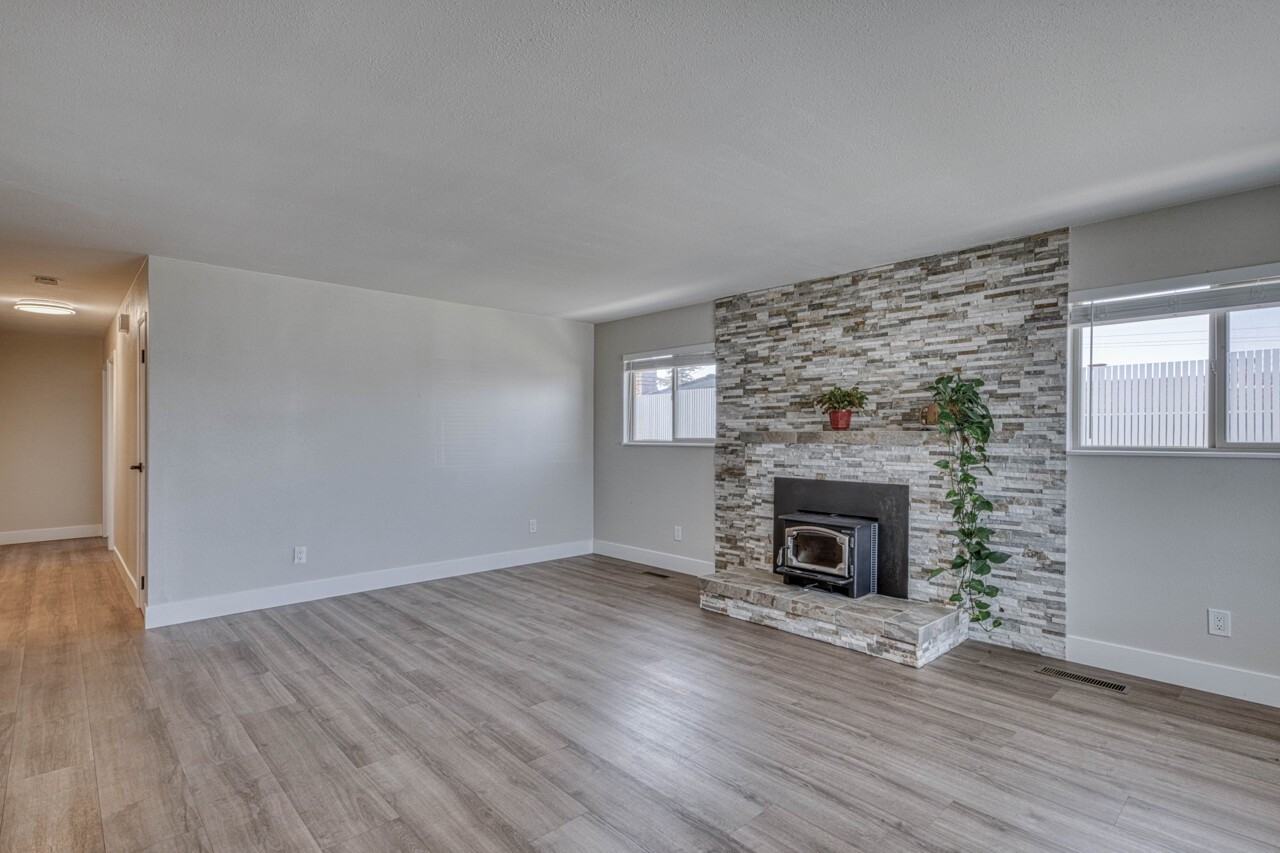 3052 Eddy Cir - Photo 3 of 30