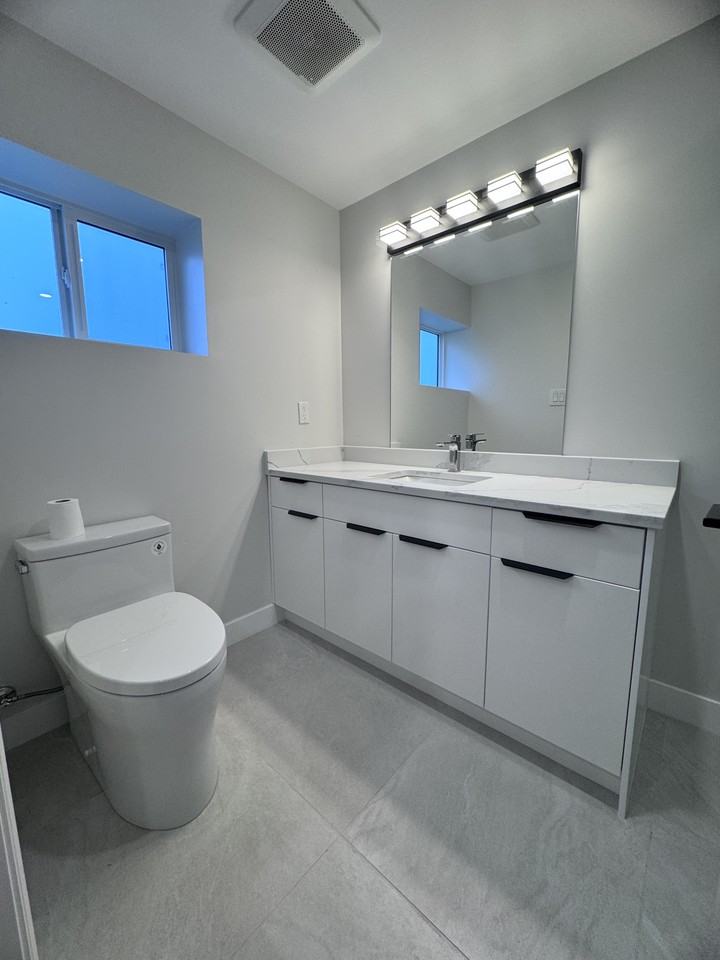 2111 Regan Ave - Photo 3 of 4