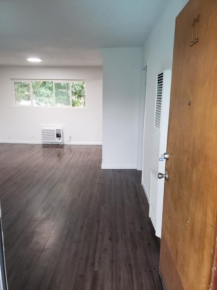 Willington Manner Apartments - Photo 3 of 8