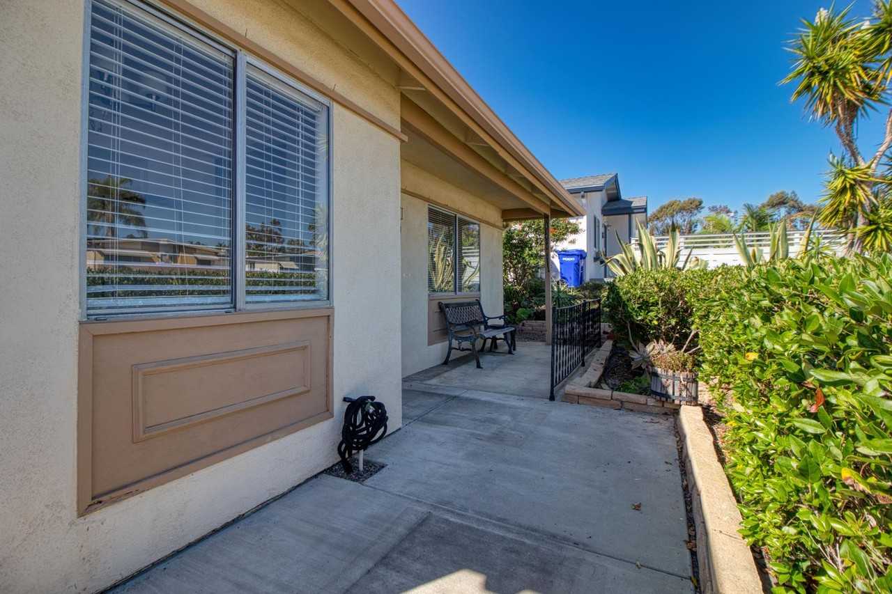 250 Gloxina St - Photo 4 of 20