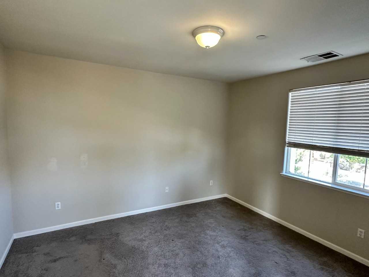 3009 Parkham Dr - Photo 7 of 11