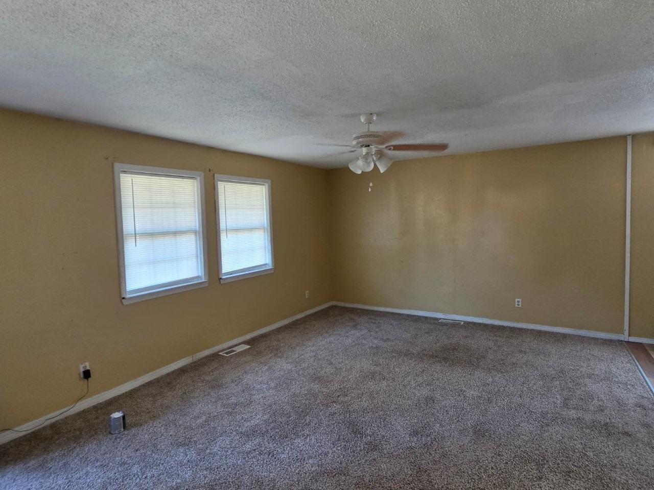 329 S Layton Ave - Photo 3 of 18