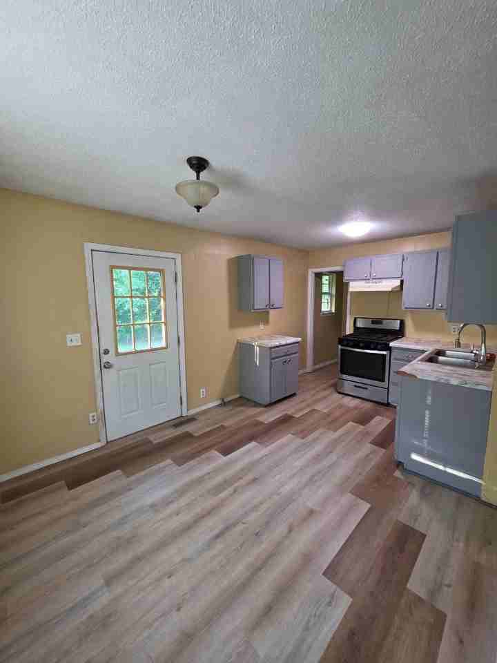329 S Layton Ave - Photo 5 of 18