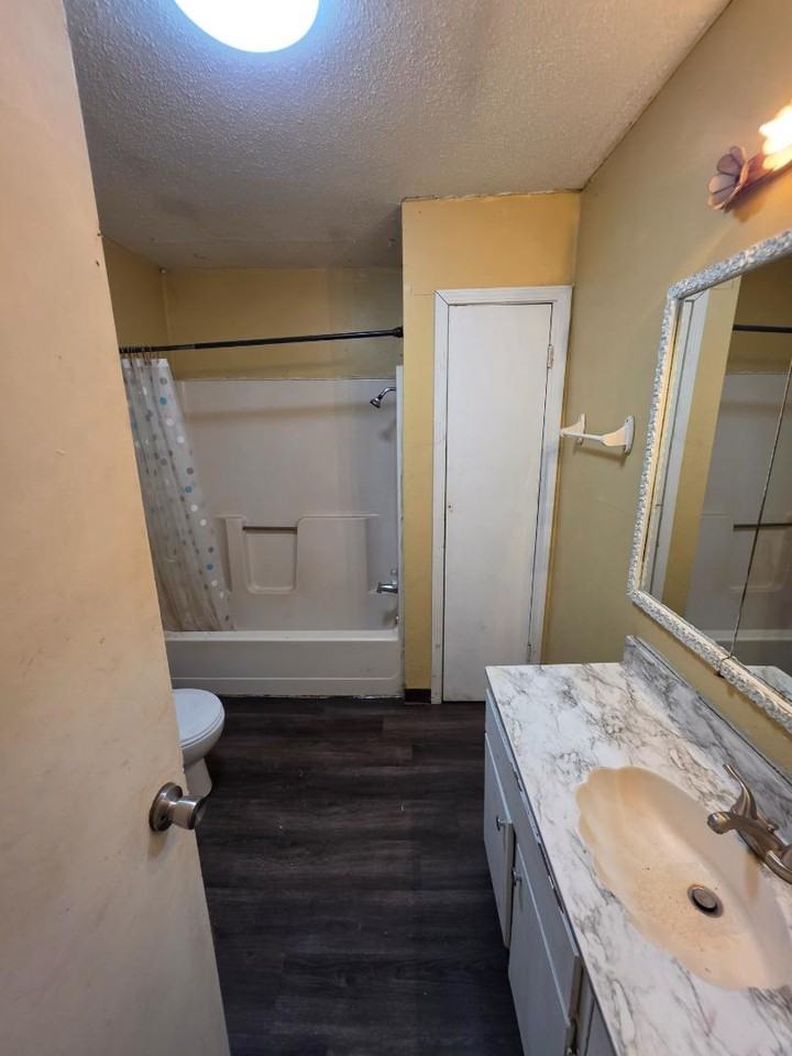 329 S Layton Ave - Photo 6 of 18