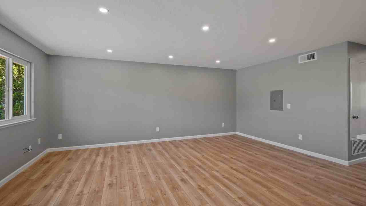 2306 Heidi Pl - Photo 3 of 20