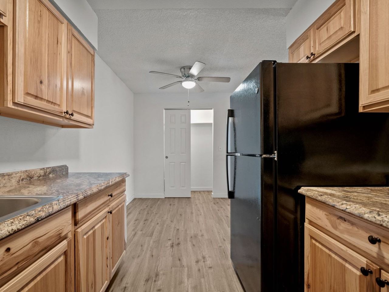 1535 Poplar Dr #20 - Photo 7 of 15