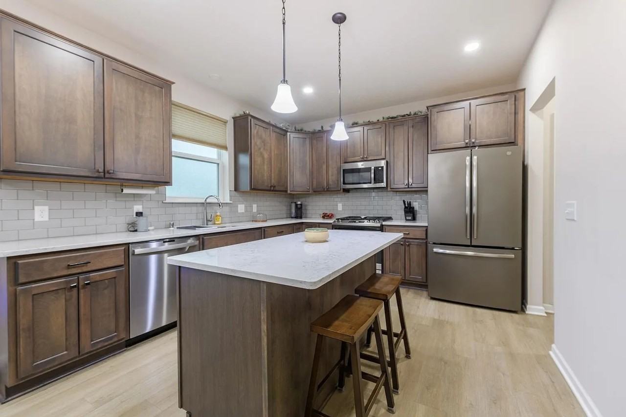 Hartlin Ave - Photo 2 of 25