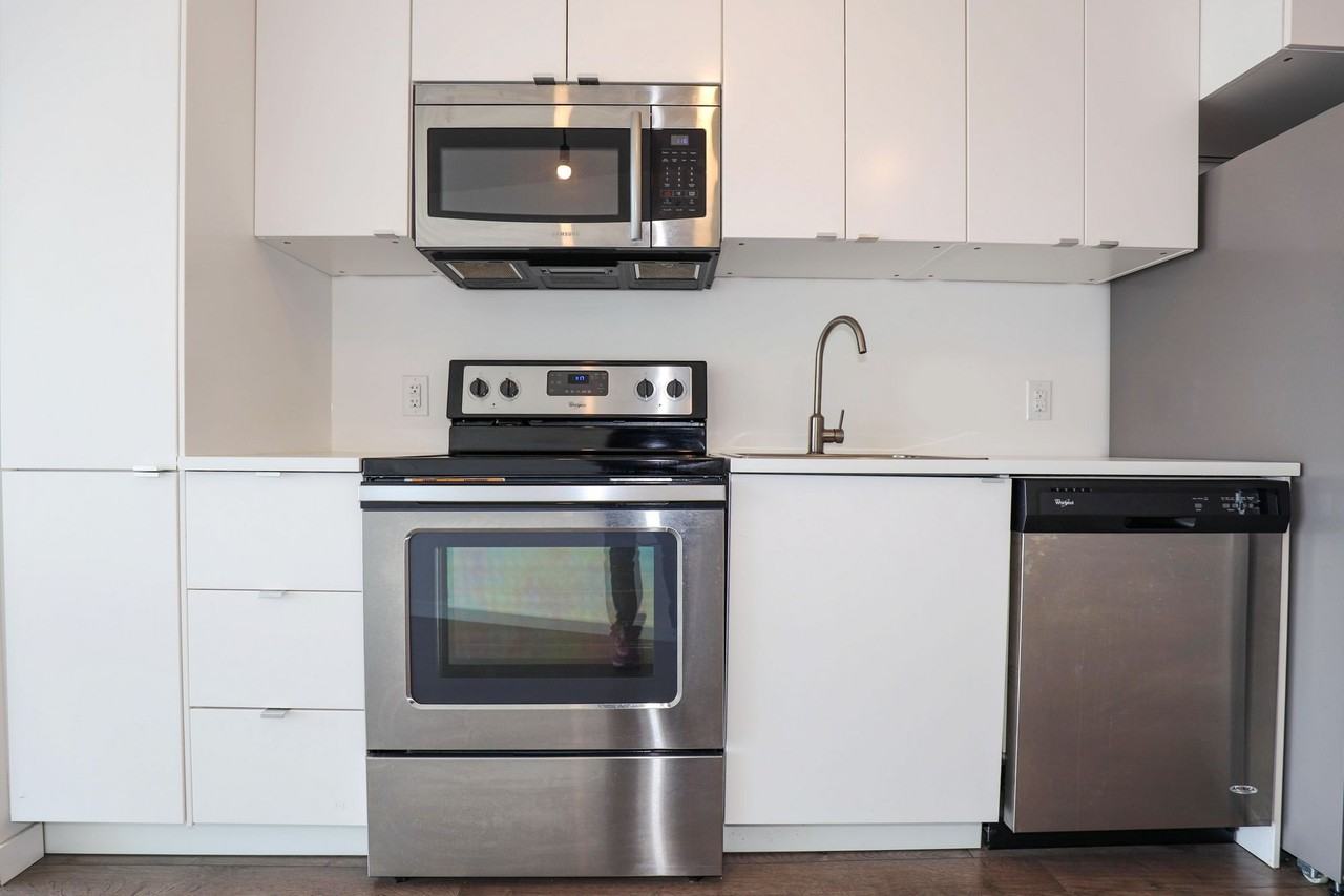 540 Waterfront Drive - Photo 3 of 11