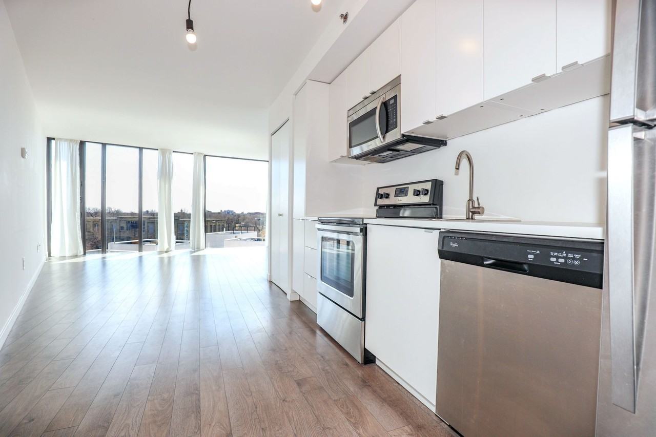 540 Waterfront Drive - Photo 4 of 11