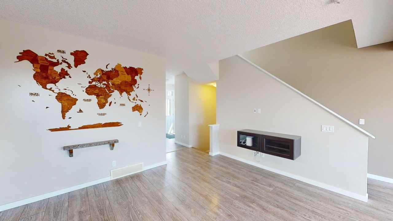 338 River Heights Cres - Photo 3 of 22