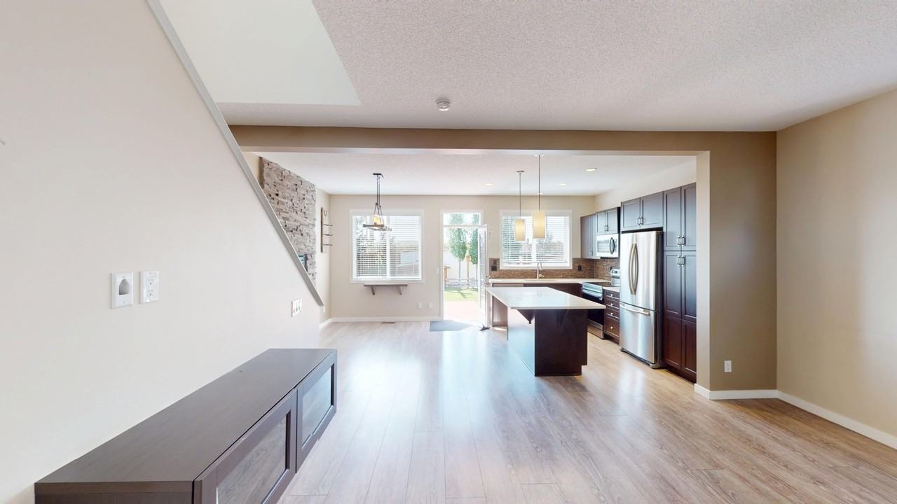 338 River Heights Cres - Photo 4 of 22