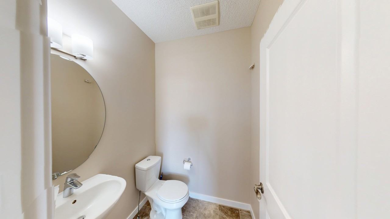 338 River Heights Cres - Photo 5 of 22
