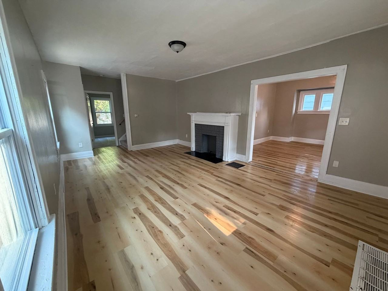 4224 Fairview Dr - Photo 5 of 18