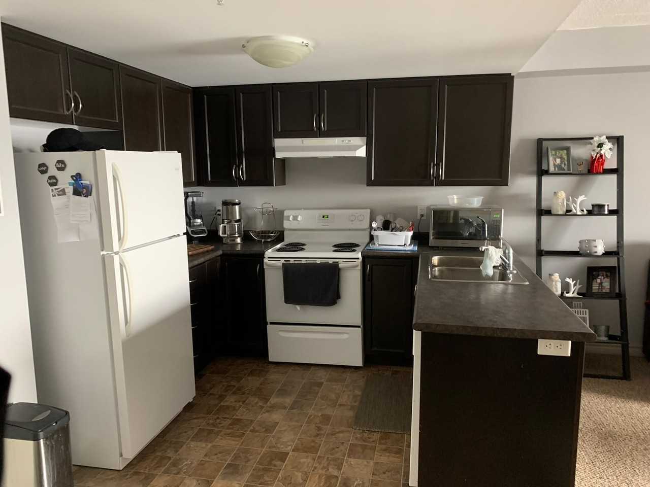 67 Kingsbury Sq - Photo 2 of 17