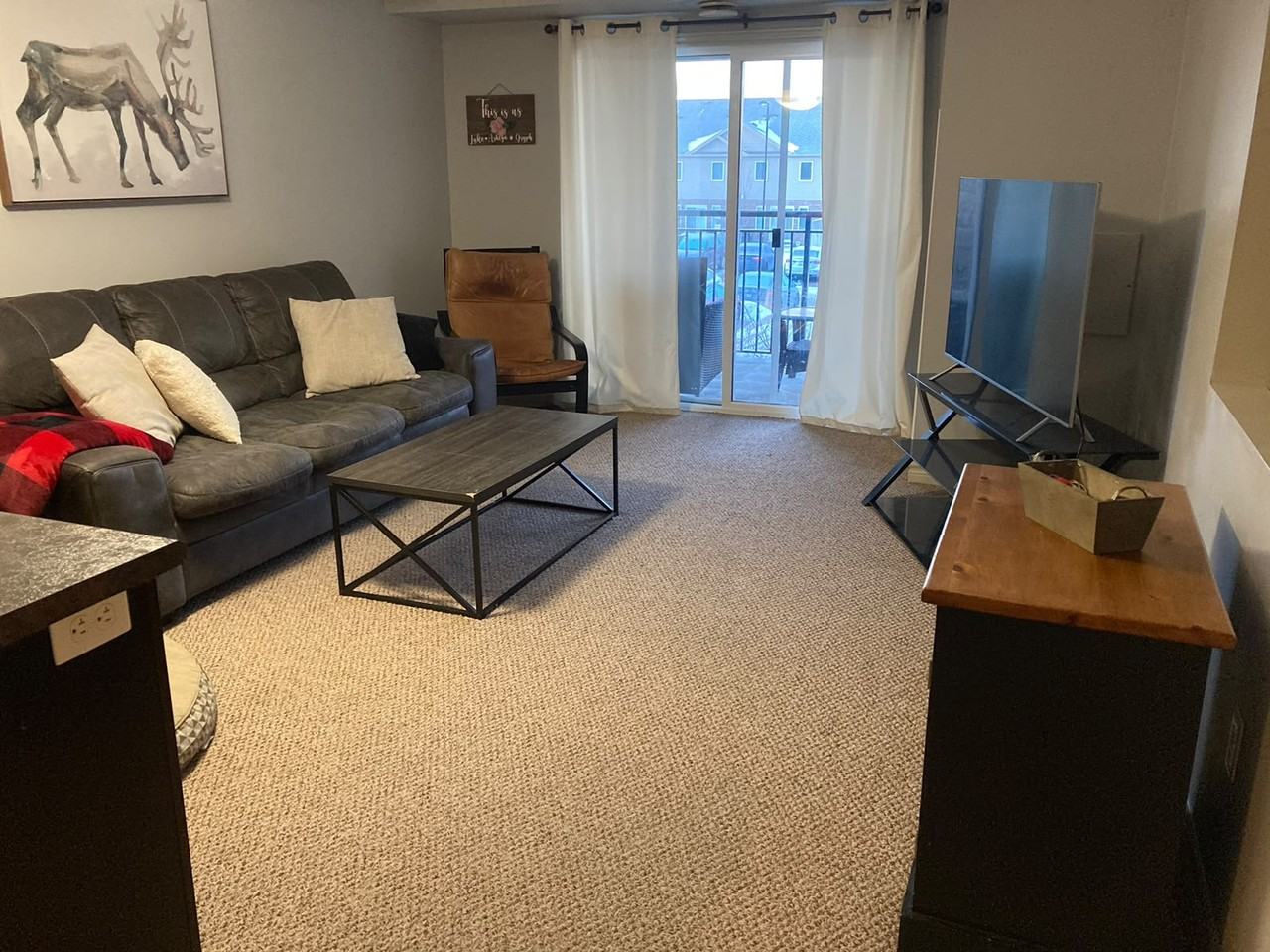67 Kingsbury Sq - Photo 3 of 17