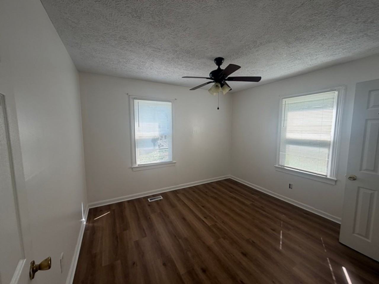 1307 E Moody Ave - Photo 5 of 12