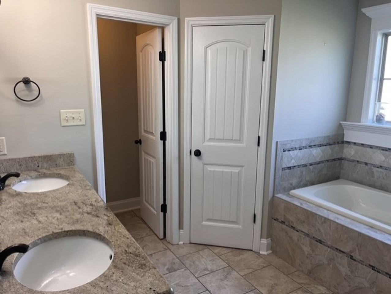 3536 Walstine Ln - Photo 5 of 24