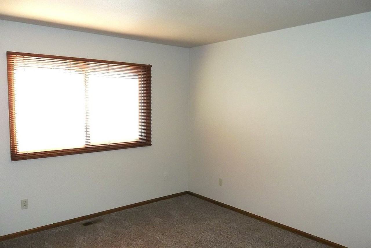 1448 Sioux Blvd - Photo 7 of 8