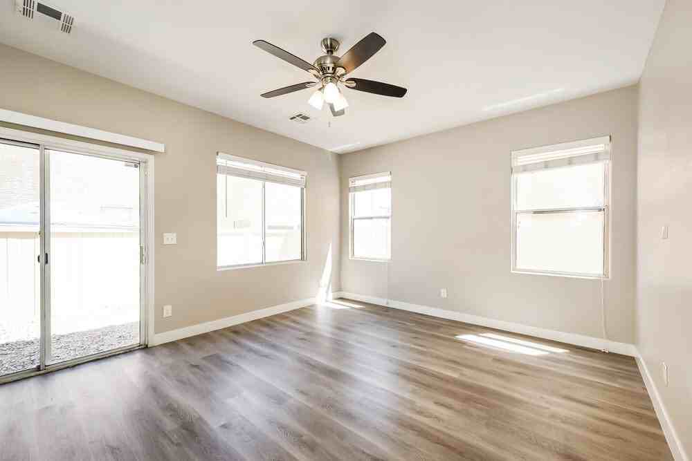 5864 Cape Hatteras Ct - Photo 4 of 17