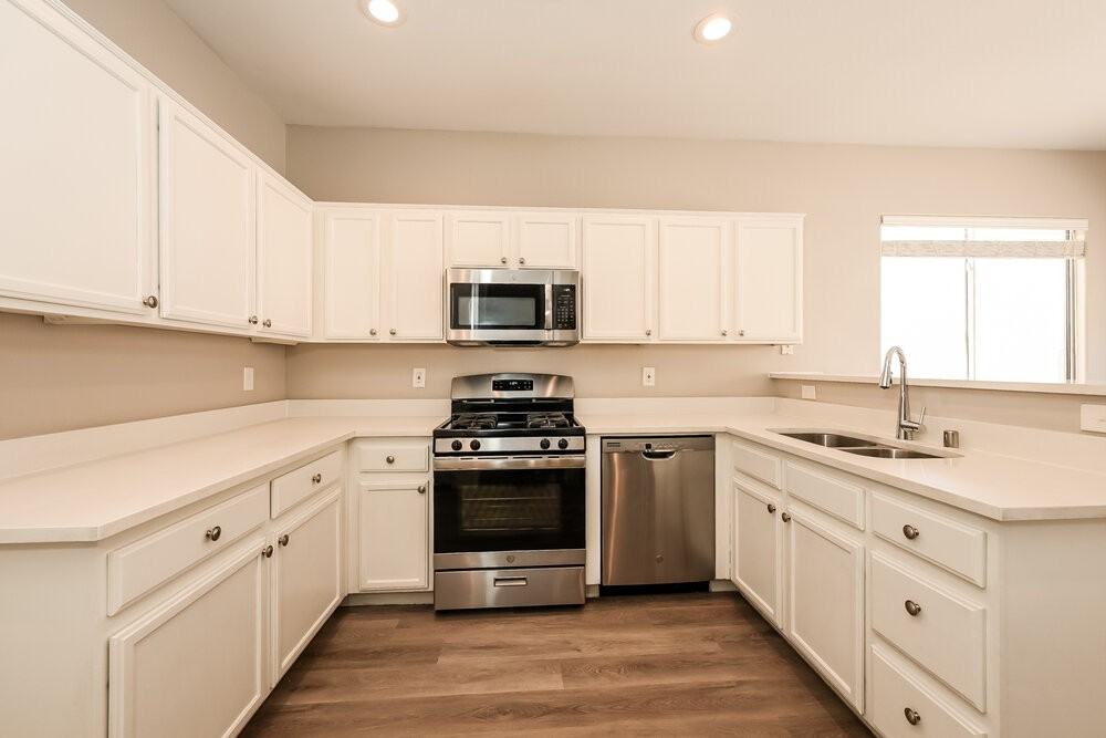 5864 Cape Hatteras Ct - Photo 7 of 17