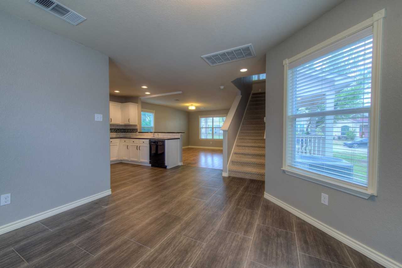 712 Alamo Plaza Dr #1 - Photo 2 of 23