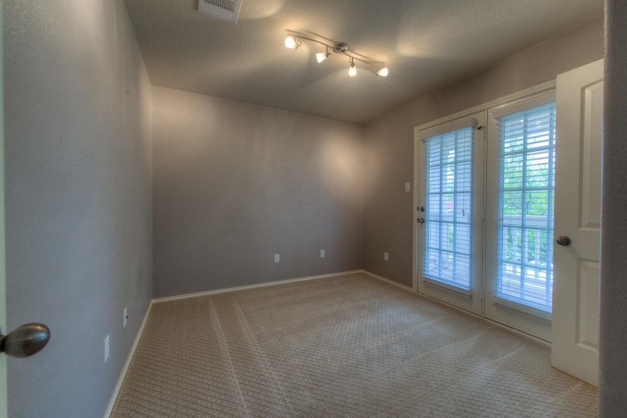 712 Alamo Plaza Dr #1 - Photo 3 of 23
