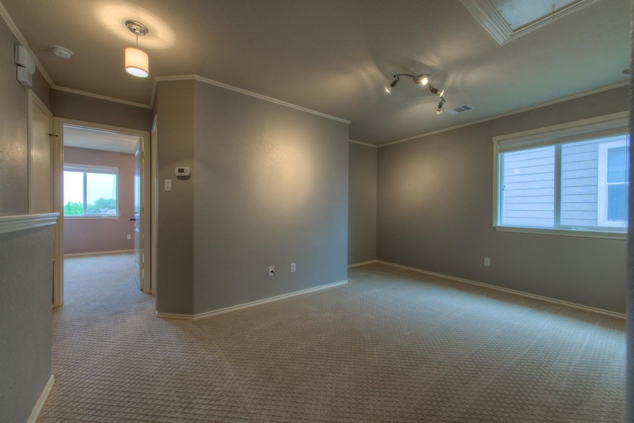 712 Alamo Plaza Dr #1 - Photo 4 of 23