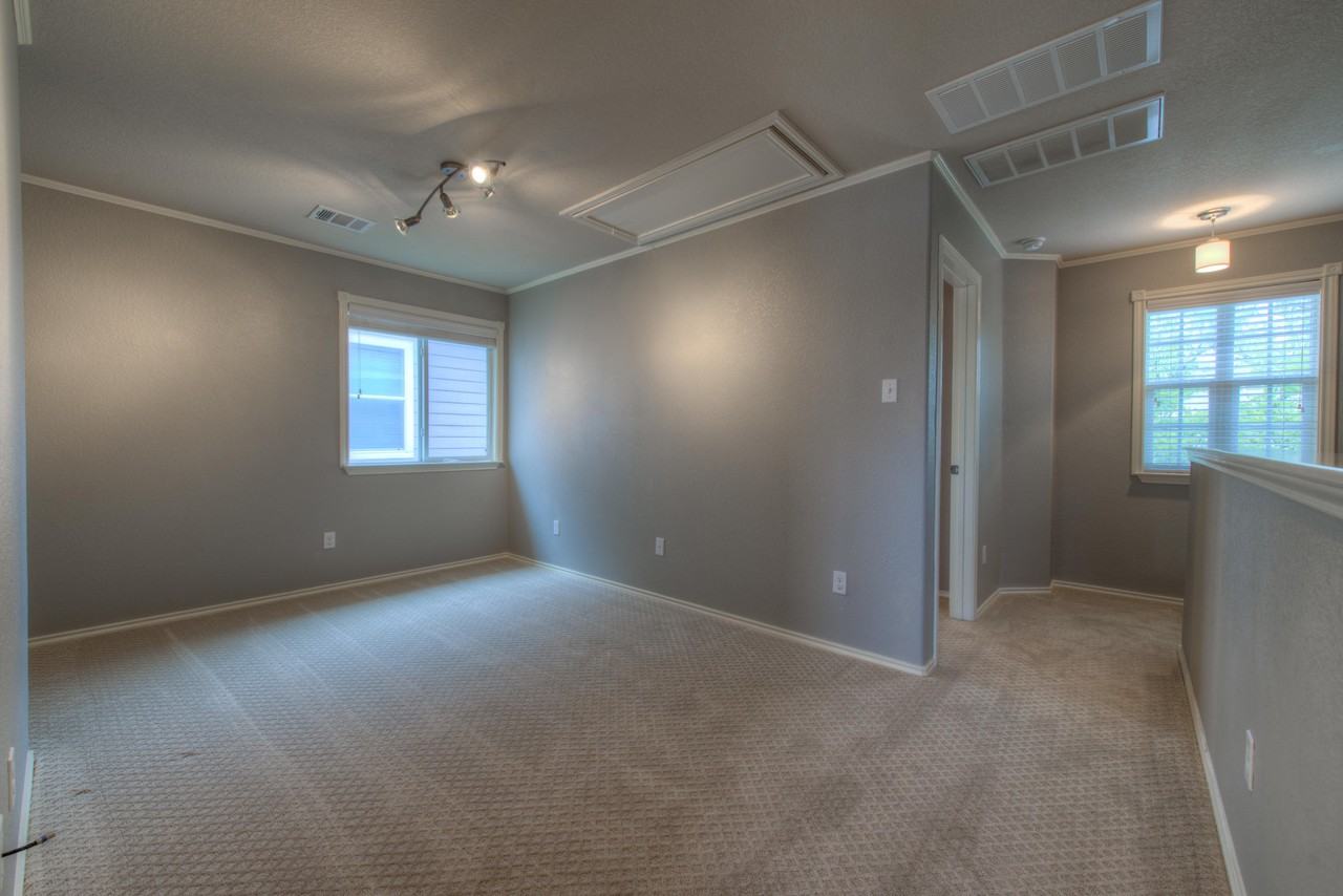 712 Alamo Plaza Dr #1 - Photo 5 of 23