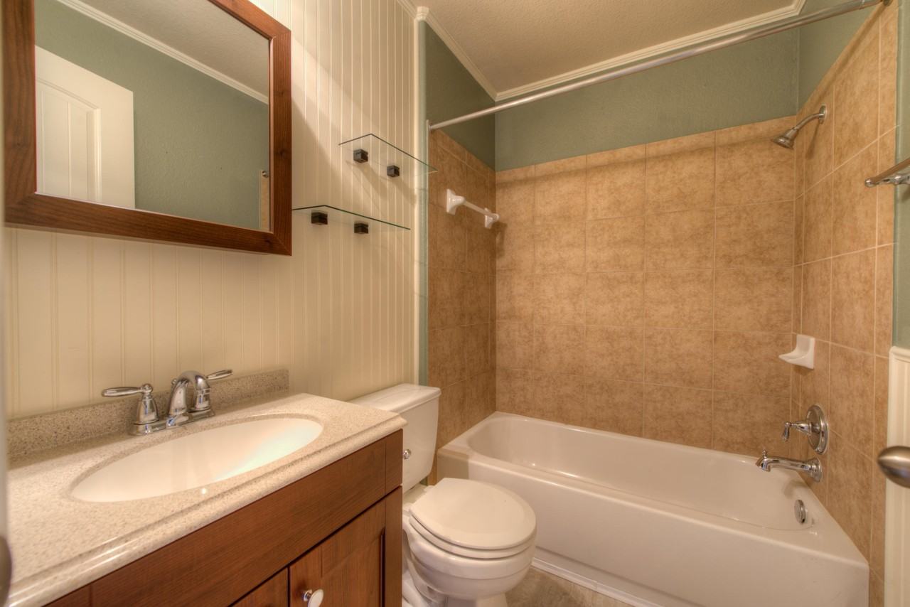 712 Alamo Plaza Dr #1 - Photo 6 of 23