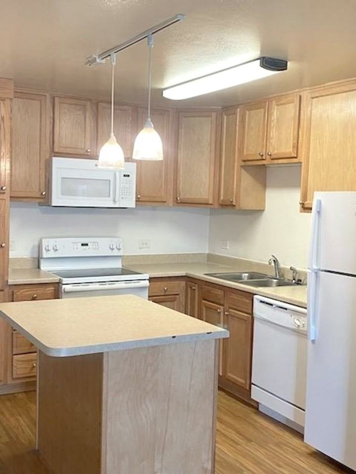 McKenzie Apartments - Photo 4 of 13