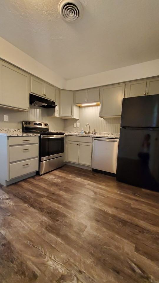 2018 Cherokee Ln - Photo 6 of 12