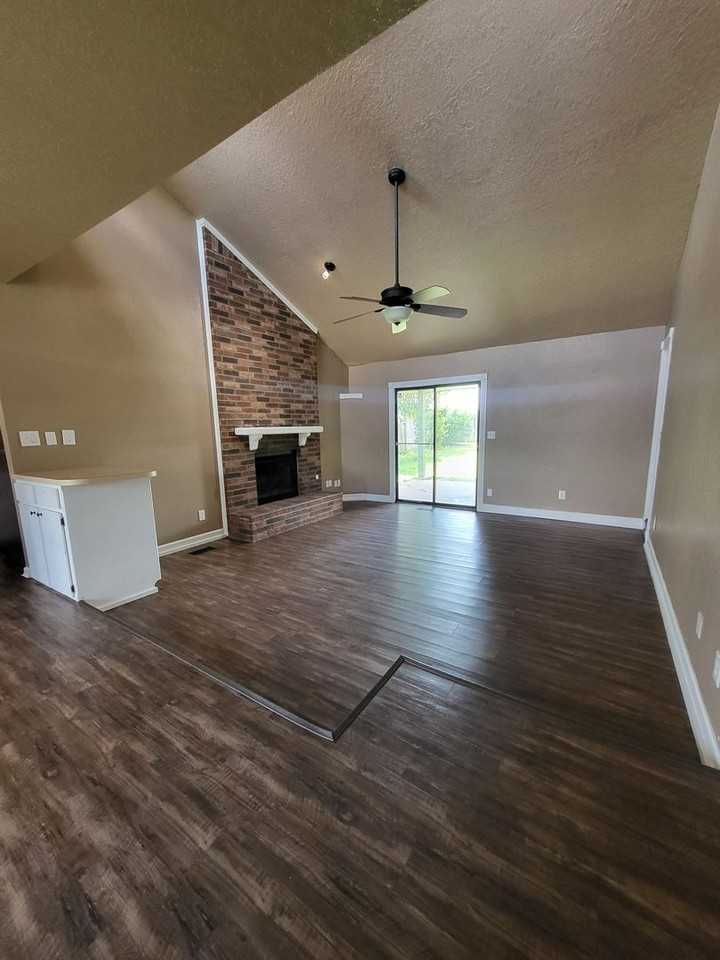 2008 Grassland Dr - Photo 3 of 16