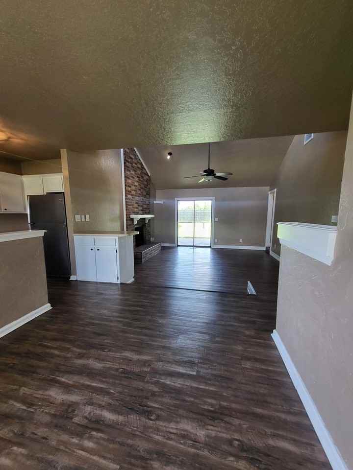 2008 Grassland Dr - Photo 4 of 16