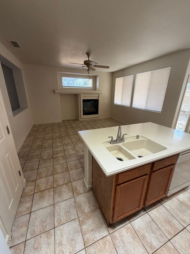 3533 Santiago Ave - Photo 3 of 19