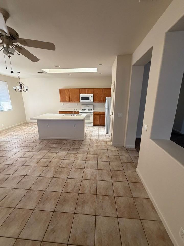 3533 Santiago Ave - Photo 4 of 19