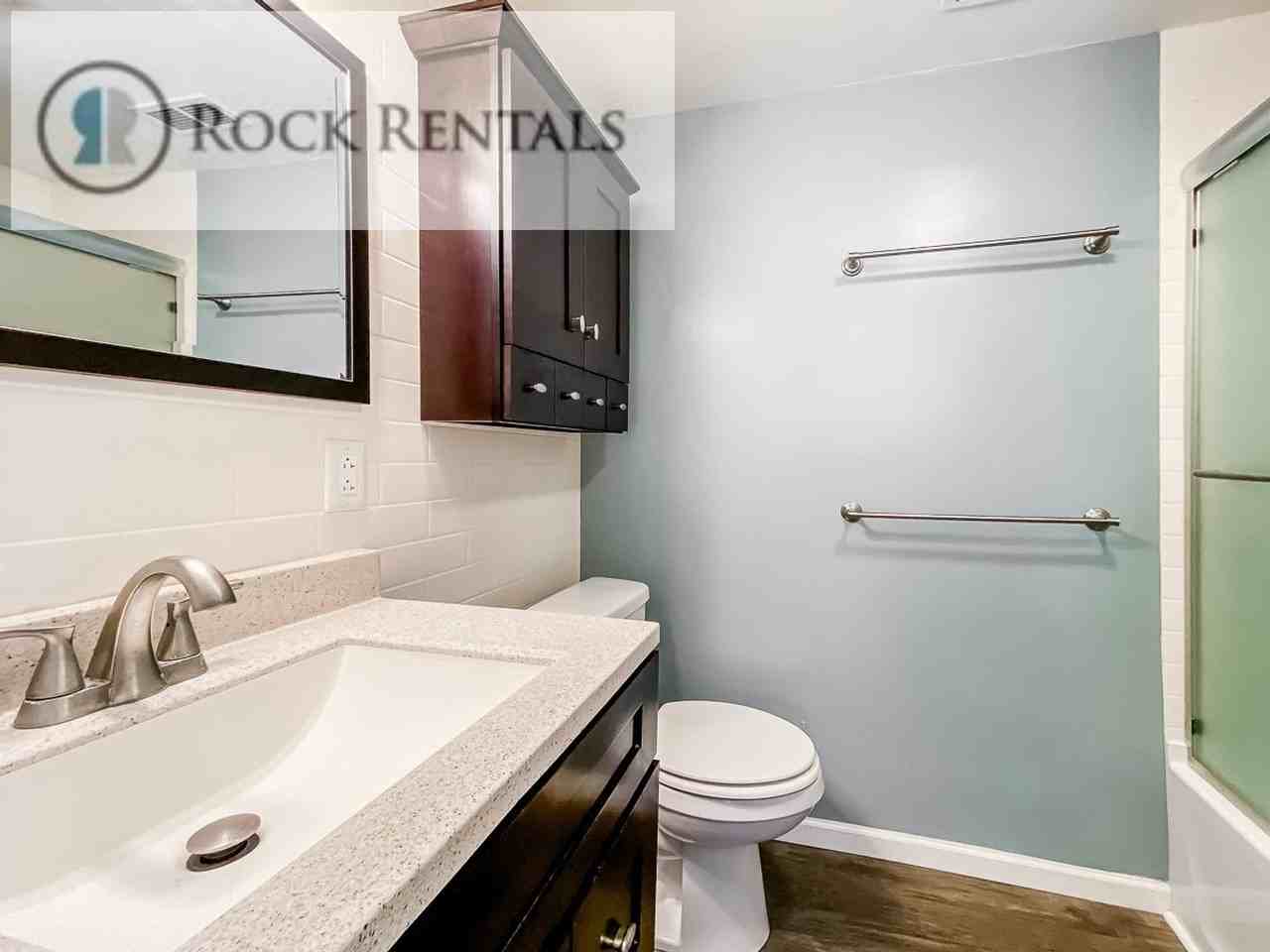 1516 Woodlawn St - Photo 7 of 16