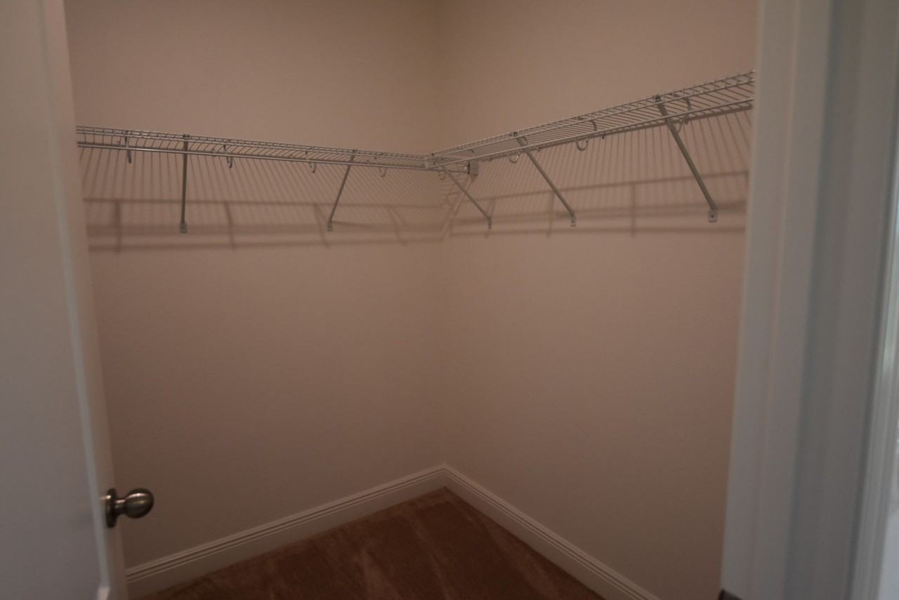 1197 Cavender Creek Rd - Photo 3 of 34