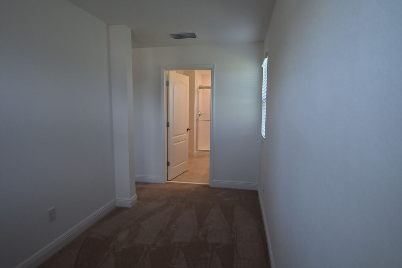 1197 Cavender Creek Rd - Photo 4 of 34