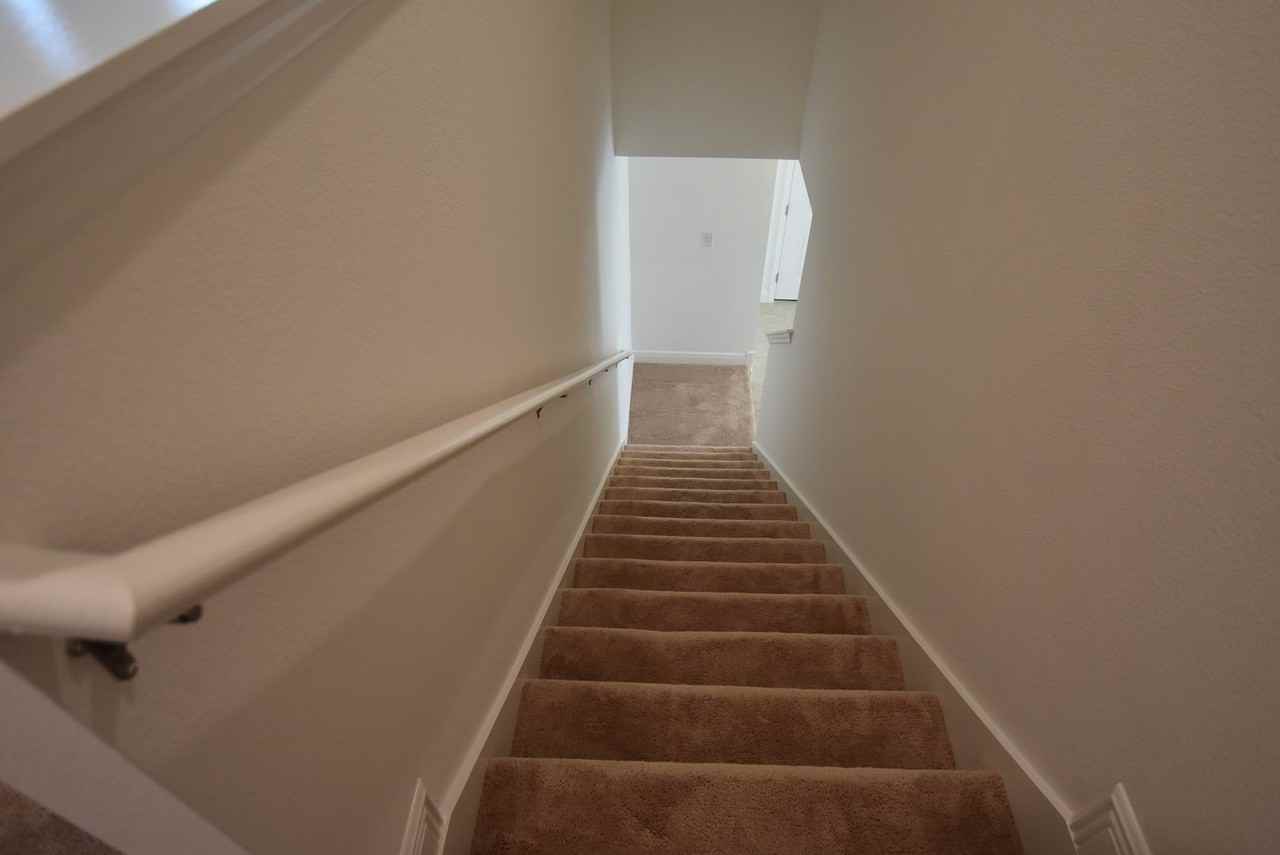1197 Cavender Creek Rd - Photo 5 of 34
