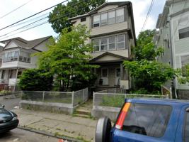 featured image of 143 Catherine St