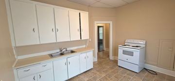featured image of 525 W Scott St