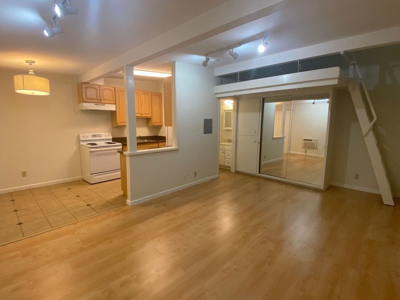 315 Easy St #10 - Photo 2 of 8